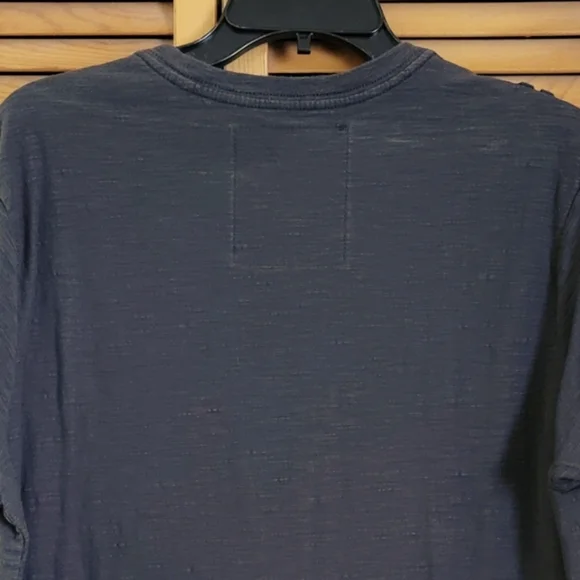 Broken Threads Mens Distressed Graphic Tee Size Medium - Picture 6 of 8